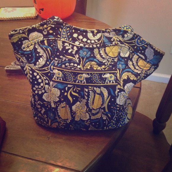 Vera Bradley handbag- great condition!