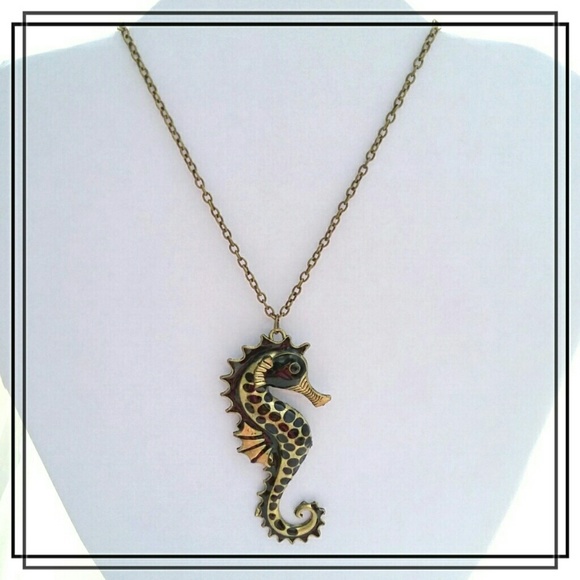 Seahorse Sweater Necklace - Picture 2 of 2