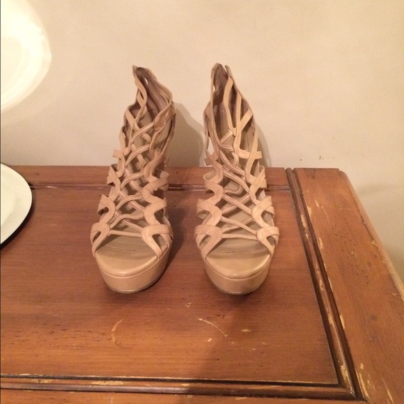 BCBG Wedges