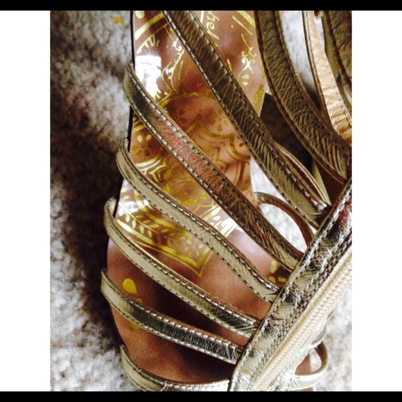 Gold High Heels 👠 - Picture 3 of 3