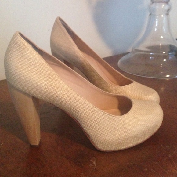 Loellfer Randall Straw Pumps - Picture 2 of 4