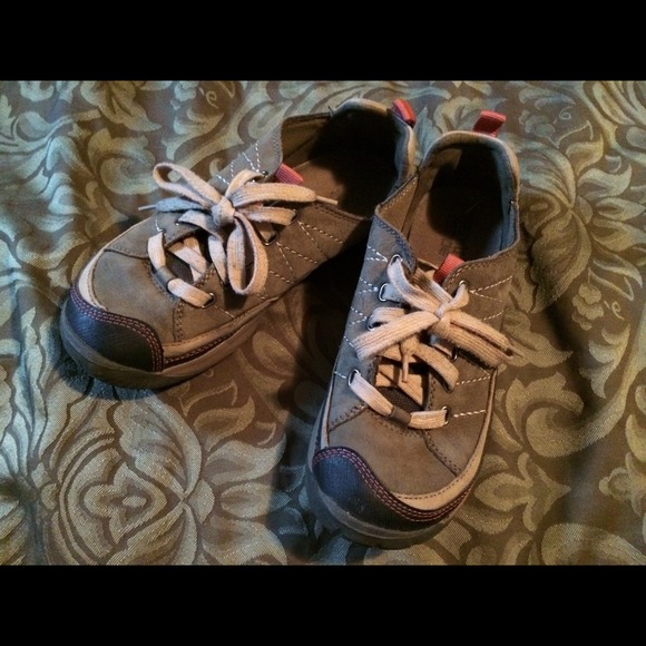 Kelso Earth shoes