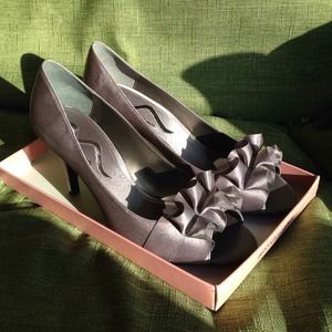 Nina 8.5 Fulvia light pewter (silver) never worn