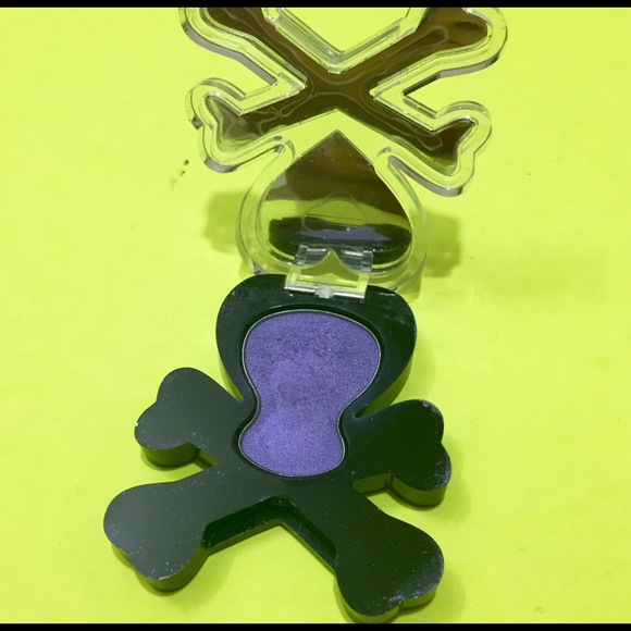 TOKIDOKI beautiful purple eyeshadow