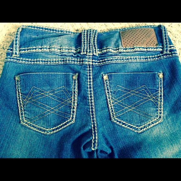 Almost Famous Jeans - Picture 3 of 3