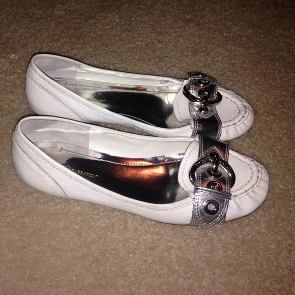 Cute white BCBGeneration flats