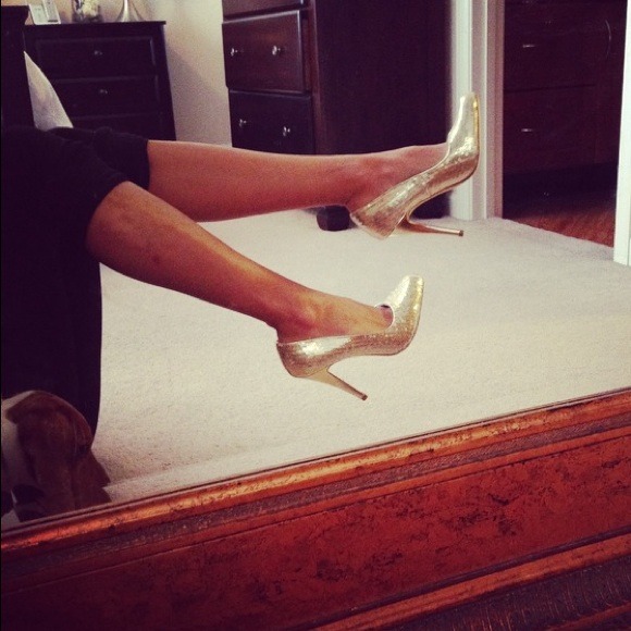 Gold holiday pointed toe heels