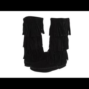 Minnetonka fringe boots BLACK