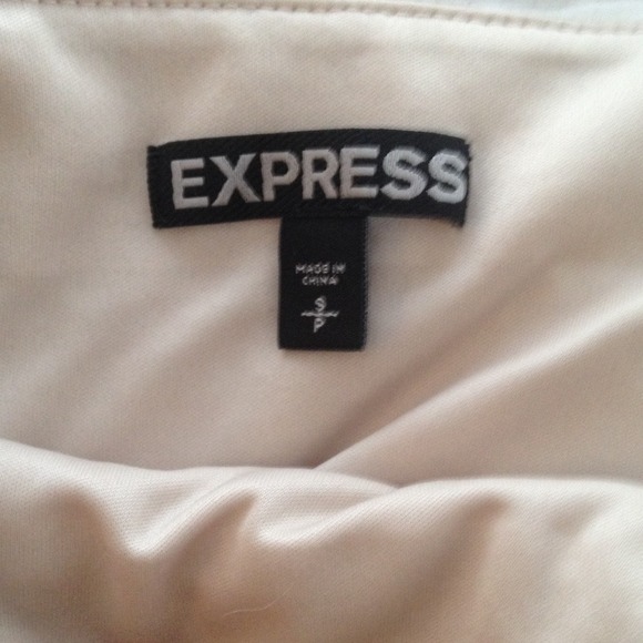 ❌sold in a bundle❌Express Aztec skirt - Picture 4 of 4