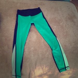 Lululemon leggings size 4