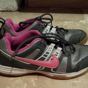 Nike tennis shoes