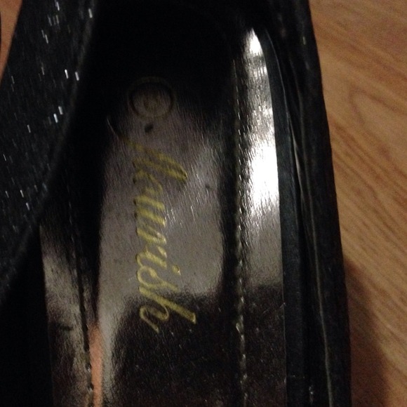 Heels - Picture 3 of 4