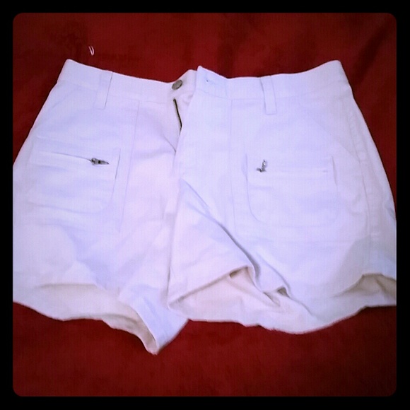 Shorts. Polo Ralph Lauren.  Off white/light khaki