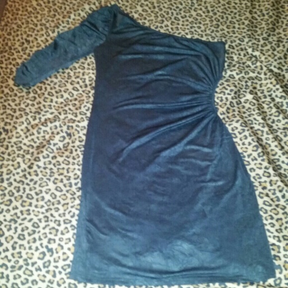 Black dress - Picture 2 of 2