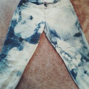Acid wash jeans