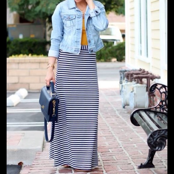 SOLD NWT Black & White Striped Maxi Skirt Sz XL - Picture 2 of 2