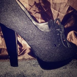 Guess elegant high heels