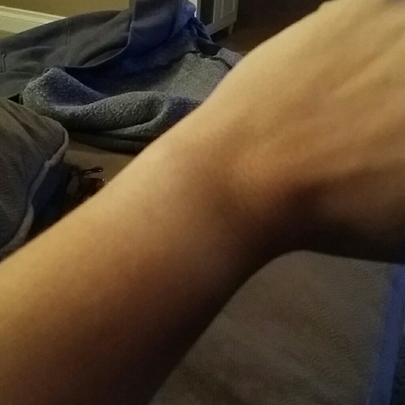 THANKSGIVING SALE! GUESS Swarovski Crystal Watch - Picture 4 of 4