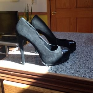 Black suede Steve Madden 4-inch pumps