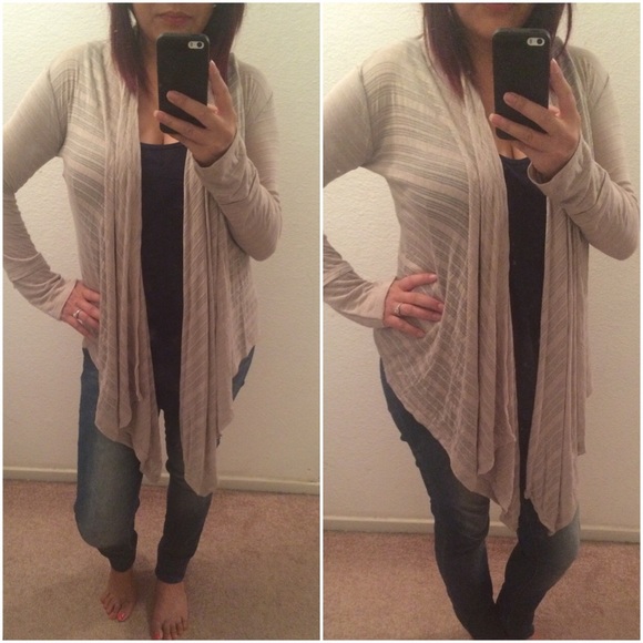 3 for $15 🥳 Draped Taupe Cardigan - Picture 3 of 3