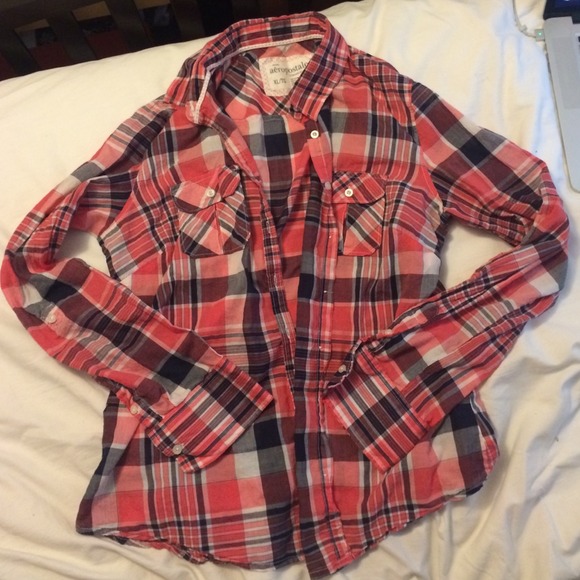 Aeropostale thin plaid shirt / flannel