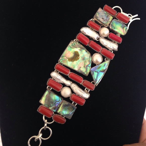 Abalone, SW Pearls and imitation coral bracelet