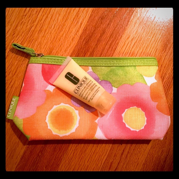 FREE Clinique Face Lotion with Makeup Bag Purchase