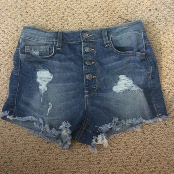 Denim - High waisted shorts