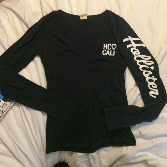 Hollister long sleeve vneck shirt