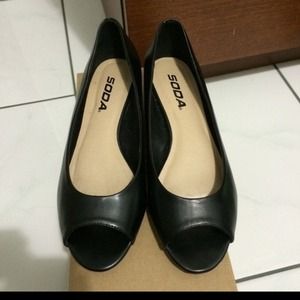 Mini peep toe wedges