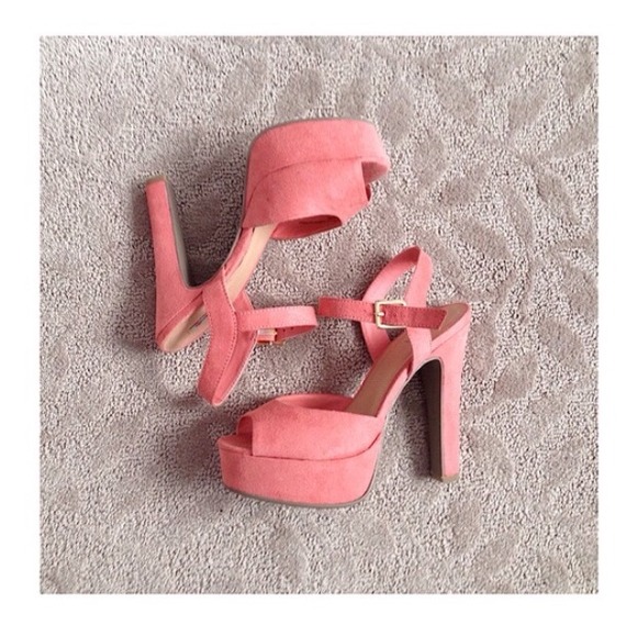 🎉HP 4/19 🎉 Peach Salmon Platform Heels