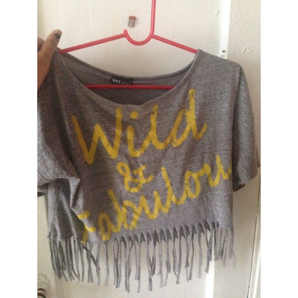 Cropped fringe top