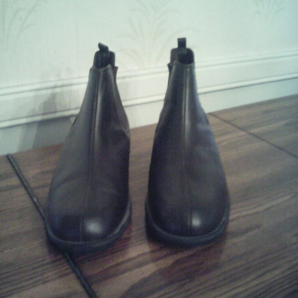 NWOT BOOTIES - Picture 2 of 3