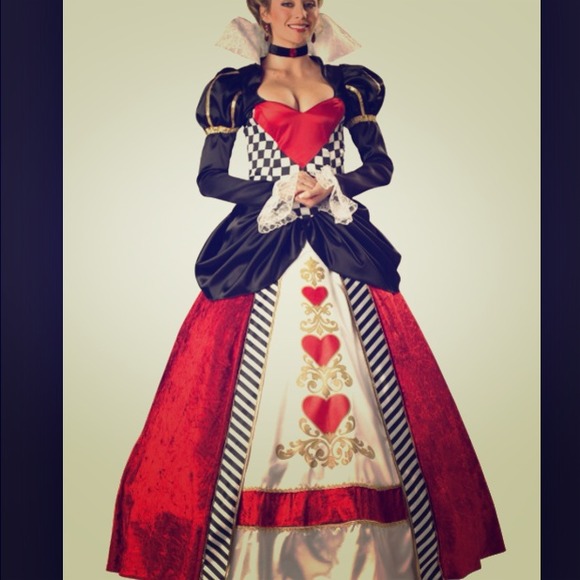 Queen of ❤️ costume