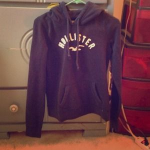Hollister Sweatshirt👕👓