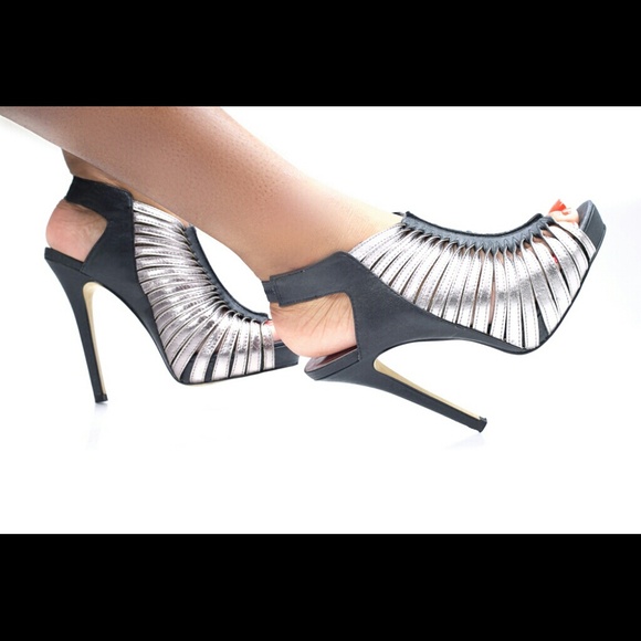 Strappy heels metallic and black