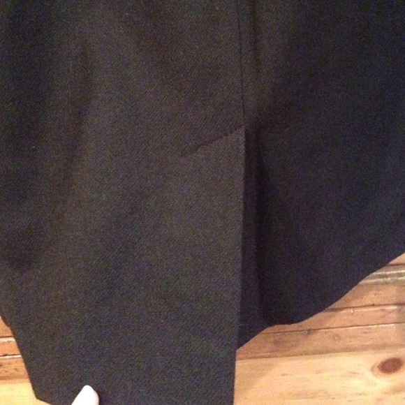 Jet black fully lined wool skirt Back slit &zipper - Picture 3 of 4