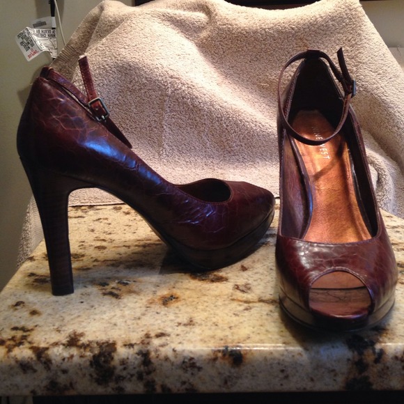 Nine West Cordovan Peep Toe Ankle Strap Shoes - Picture 1 of 3