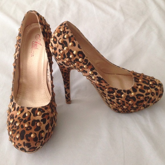 Studded Leopard Pumps 👠🔥