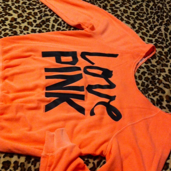 VS PINK SWEATSHIRT - Picture 2 of 3