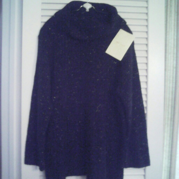 Sweater - Picture 1 of 3