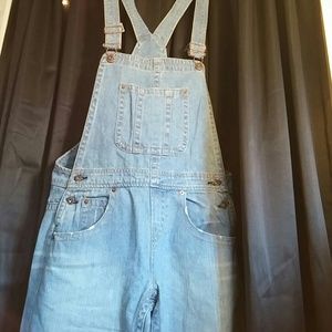 Chic fitted cropped leg overalls