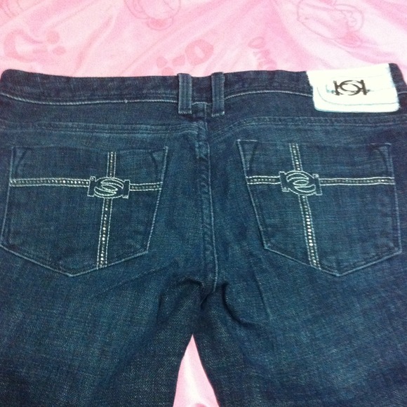 bebe jeans in nice material soft to your skin. - Picture 4 of 4
