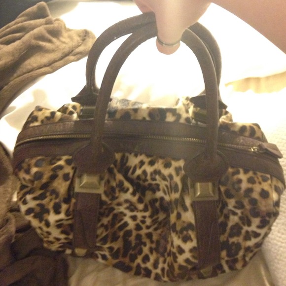 Jessica Simpson Cheetah bag 💖 - Picture 2 of 4