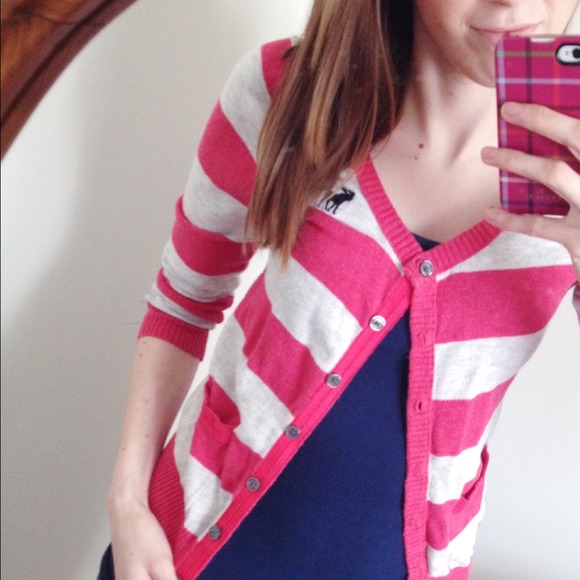 SOLD IN BUNDLE- Abercrombie Pink & Grey Cardigan