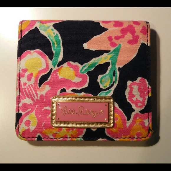 REDUCED! Lilly Pulitzer Small Wallet