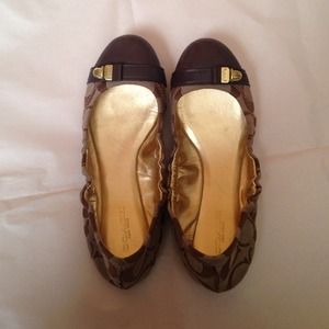 Coach flat 💯authentic