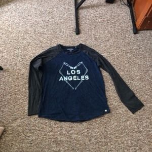 Long sleeve:Kendall and Kylie. Black Friday sale