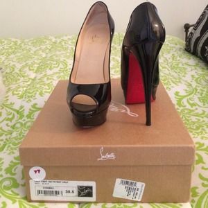 Christian Louboutin lady peep pump