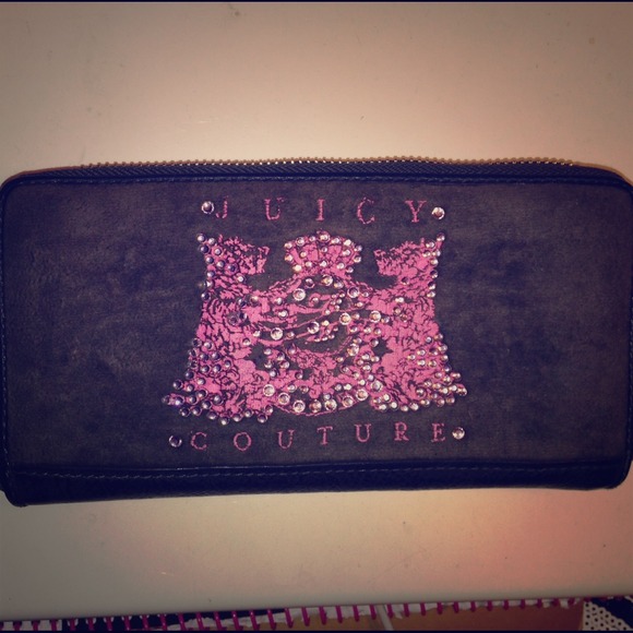 Juicy Couture Zip-Around Wallet